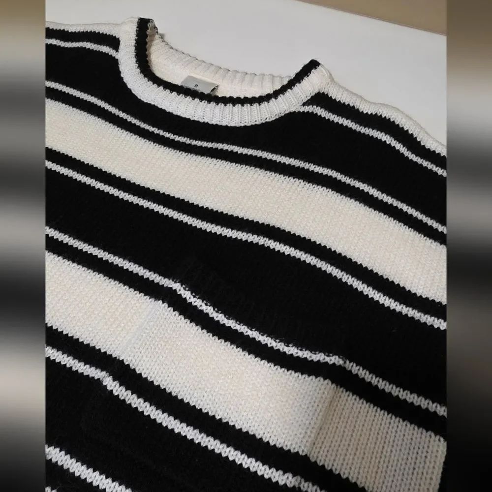Sweater  - Picture 3 of 4
